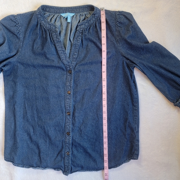 Draper James Split V-Neck Ruffle Trim Chambray Denim Shirt Blouse Top M Naisha - Picture 10 of 12